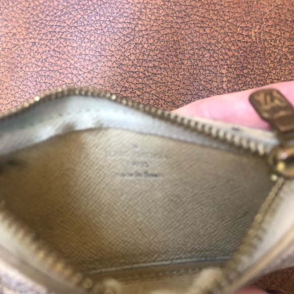 Authentic LV Damier Azur zipper key pouch. - Picture 3 of 4